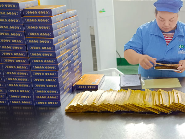 為什么選擇黑膏藥oem，膏藥oem貼牌發(fā)展前景越來越好是什么原因？